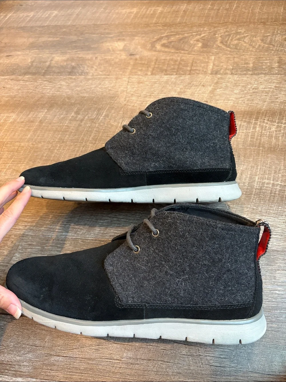 UGG Freamon Wool & Suede Chukka Boots Men's 10 Black & Gray